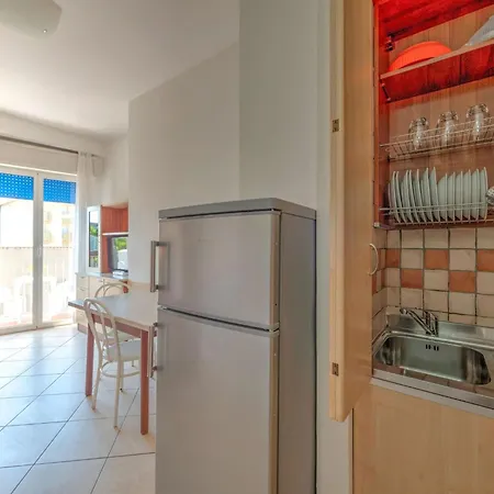 شقة Vibrant In With Balcony ريميني