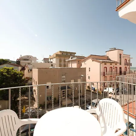 Διαμέρισμα Vibrant In With Balcony