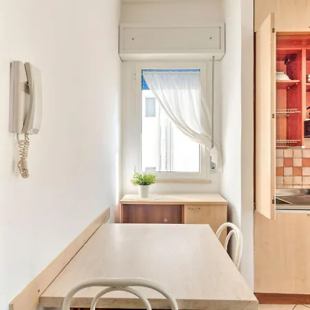 Vibrant In With Balcony Apartamento *