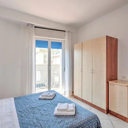 Apartamento Vibrant In With Balcony Rímini