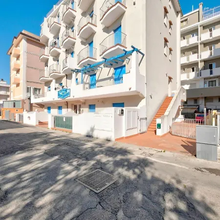 Vibrant In With Balcony Apartamento Rímini