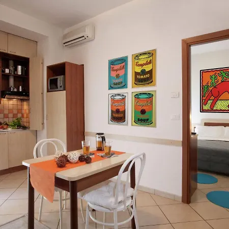 Vibrant In With Balcony Apartamento