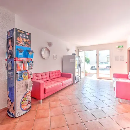Vibrant In With Balcony *